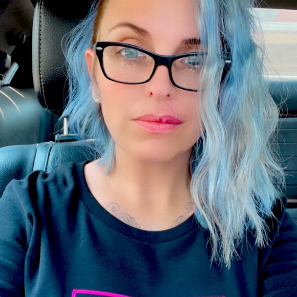 Meet your Posher, Laura - Picture 5 of 5